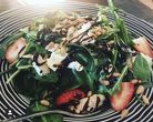 Arugula, strawberries, roasted walnuts and balsamic reduction 300 gr.